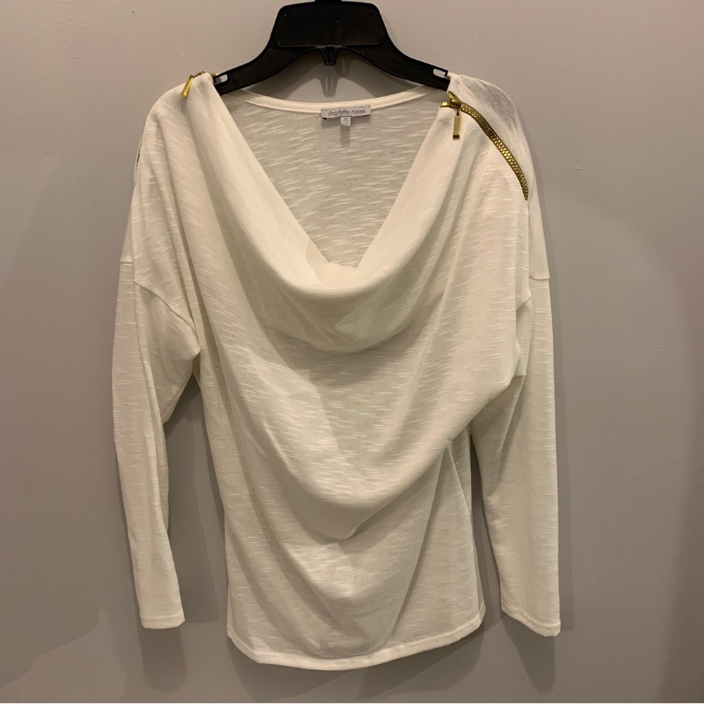 Charlotte Russe White Knit type Blouse. Women’s M.